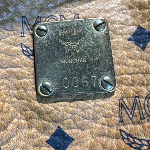 MCM Boston style Handbag in great shape - Picture 6 of 7
